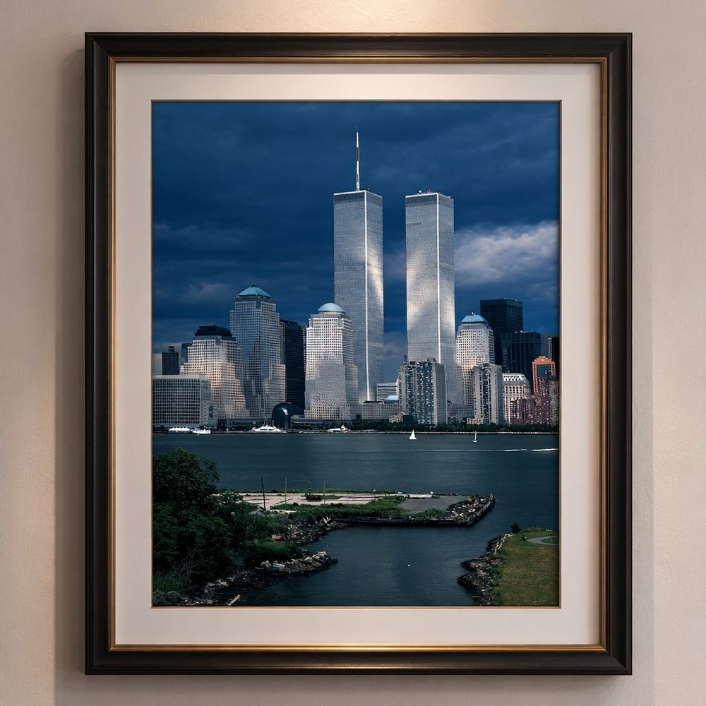 Skyline Art Print with New York Twin Towers - Picture 2 of 2